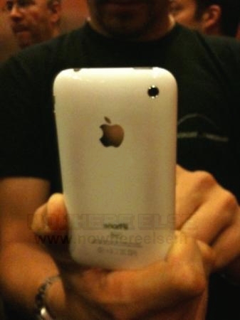 white iphone 3gs. iPhone 3GS became pink after