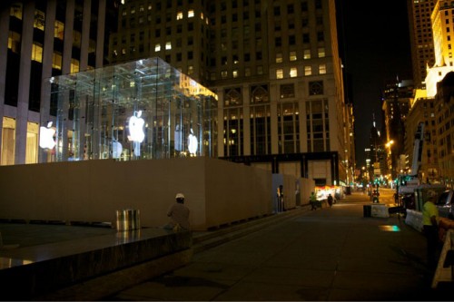 Apple-Store-Fifth-Avenue-glass-cube-rejuvenation