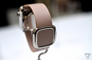 iwatch3005_verge_super_wide